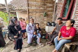 Pj Wali Kota Mojokerto salurkan bantuan ke balita stunting di Hari Otoda