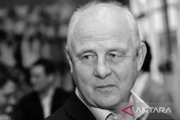 Legenda sepak bola Bernd Holzenbein meninggal dunia