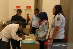 Imigrasi Pamekasan pulangkan dua WNA asal Malaysia