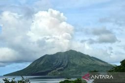 Gunung Ruang alami 944 kali aktivitas gempa dalam sehari