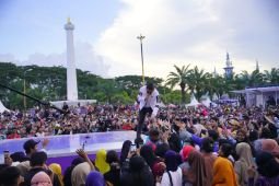 Ungu dan Happy Asmara sukses hibur warga di Alun-alun Madiun