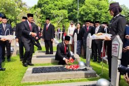 Wapres Gibran pimpin upacaraperingatan Hari Pahlawan di Kalibata