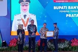 Bupati Banyuwangi raih penghargaan SKK Provinsi Jatim