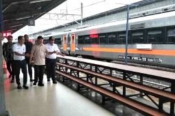 Indonesia's transportation sites prepared for year-end holiday: Minister