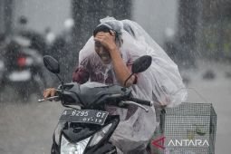 H-2 Natal, BMKG prakirakan cuaca di Surabaya hujan disertai petir