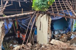 Dua orang meninggal dunia akibat tertimpa tembok di Bandarlampung