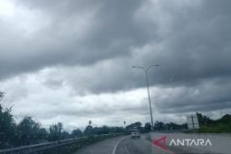 BMKG: Surabaya Sabtu ini berpotensi hujan dengan disertai petir