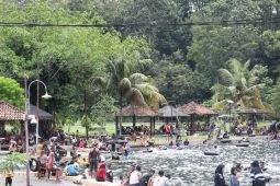 Pemkab Lumajang dorong kesadaran pelaku usaha urus izin wisata