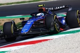 Baju resmi F1 resmi diluncurkan di Jakarta