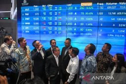 IHSG hari ini berpotensi datar di tengah sentimen domestik dan global