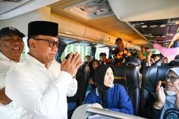Wabup Banyuwangi berangkatkan bus balik gratis ke Jakarta