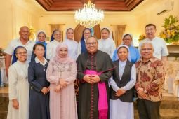 Khofifah terima silaturahim Keuskupan Surabaya saat Lebaran kedua