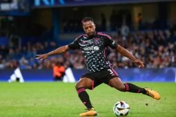 Patrice Evra tanda tangan kontrak MMA dengan PFL