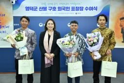 Three Indonesians awarded for bravery in South Korean fire
