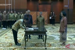 Menkeu melantik Dirjen Pajak dan Dirjen Bea Cukai baru