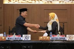 Wali Kota Probolinggo tanggapi pandangan umum fraksi terkait RPJMD