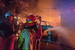 Enam rumah dan tiga kendaraan di hangus terbakar