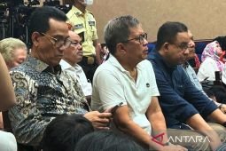 Rocky Gerung, Anies Baswedan hadiri sidang vonis Tom Lembong