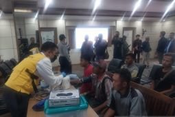 Belasan penumpang KMP Tunu Pratama Jaya ditemukan selamat di Jembrana
