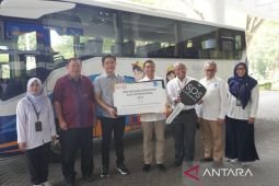 ITS terima hibah bus operasional dari SPS Corporate dan SMB Group