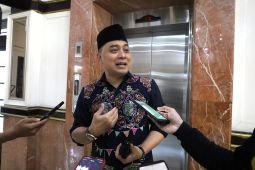 Pemkot Surabaya dukung pengoperasian taksi listrik
