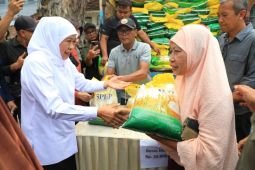 Khofifah gelar pasar murah untuk jaga daya beli masyarakat