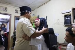 Presiden peluk orang tua Affan, sampaikan belasungkawa di rumah duka