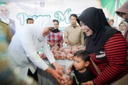 Pemprov Jatim gelar pasar murah ke-99 stabilkan harga bahan pokok