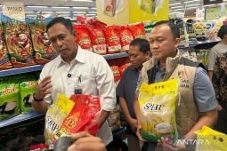 Indonesia's Bulog says rice stocks stable, no retail shortages