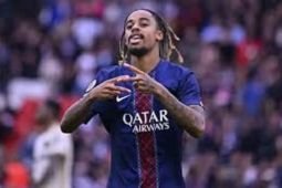 PSG di puncak, klub Calvin Verdonk posisi kedua