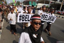 Unjuk rasa alumni pesantren Lirboyo Kediri