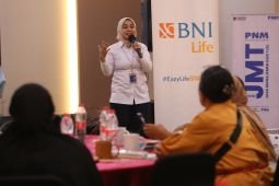 BNI Life edukasi UMKM PNM Surabaya pentingnya asuransi
