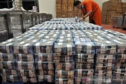 Cadev September 2025 turun jadi 148,7 miliar dolar AS