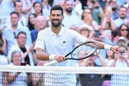 Djokovic raih kemenangan indoor ke-200, melaju di Athena