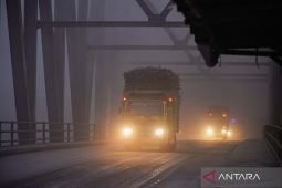 Semeru embuskan asap setinggi 1.000 meter