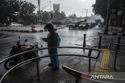 BMKG: Surabaya Sabtu ini berpotensi hujan disertai angin dan petir