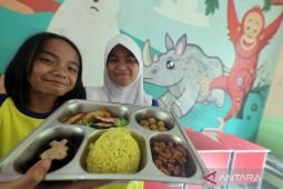 MBG dinikmati 44 juta orang dan produksi 2 miliar porsi