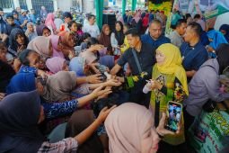 Khofifah stabilkan harga sembako saat Nataru lewat pasar murah