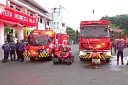 Pemkot Surabaya luncurkan robot pemadam kebakaran di medan berbahaya