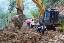 Kodam I/BB buka akses Tarutung-Sibolga tertutup longsor