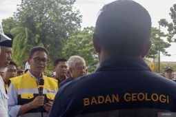 PGA, BKSDA tutup jalur pendakian tiga gunung api di Sumbar