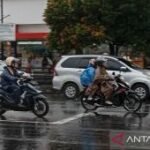 BMKG: Surabaya Rabu ini berpeluang hujan ringan