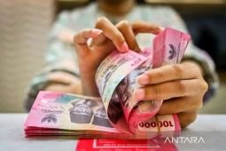 Rupiah melemah, investor hati-hati terhadap aset berisiko