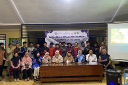 Dosen FEB Unair edukasi Karang Taruna Desa Krosok cegah judol