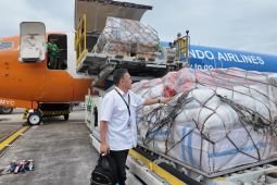 President's office delivers aid relief to flood-hit regions in Aceh