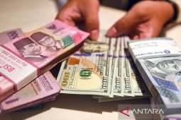 Rupiah melemah, pejabat Fed beri pernyataan hawkish terkait suku bunga
