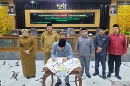DPRD-Pemkab Situbondo setujui empat raperda jadi perda
