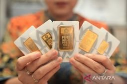 Harga emas Antam hari ini naik Rp20.000 per gram