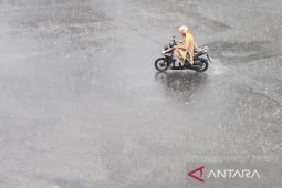 Minggu, BMKG prakirakan Surabaya diguyur hujan ringan