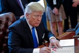 Trump naikkan tarif global baru dari 10 menjadi 15 persen
